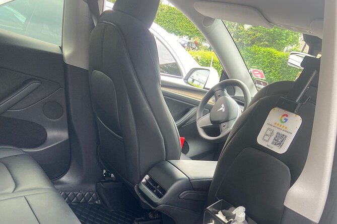 Private Driver between Paris and Charles De Gaulle / Orly Airport - What Makes This Service Stand Out: The Drivers