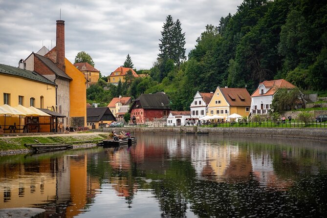 Private Driver from Prague to Vienna with a Stop in Cesky Krumlov - What’s Included and What’s Not