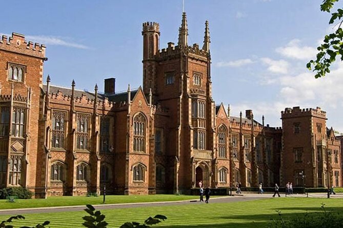 Private Driver Guided Day Tour of Belfast - Discovering Queen’s University and the Victorian Botanic Gardens