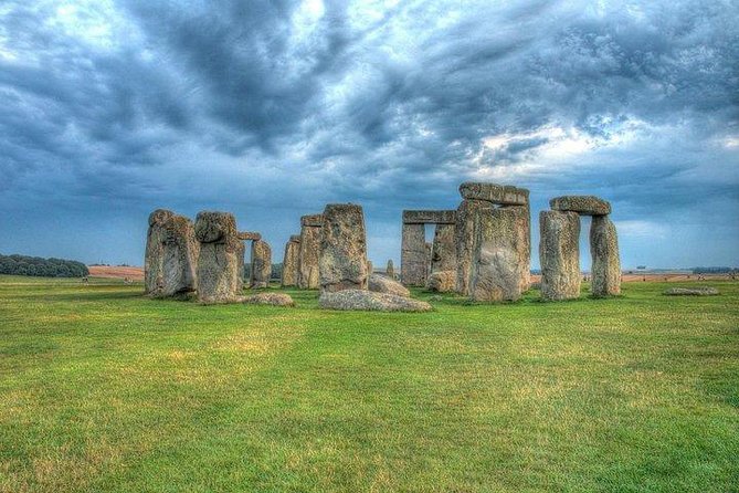 Private driver guided tour Stonehenge - The Guide’s Role and Tour Experience