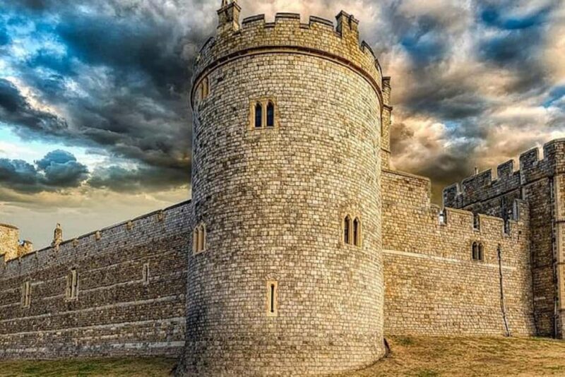Private Driver guided tour Stonehenge Windsor castle & Bath. - Starting from Gloucester Road with a Private Driver