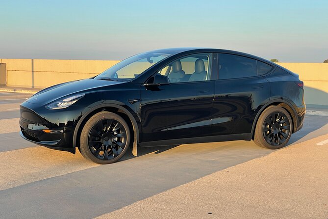 Private Driver Service: Lambert International Airport - The Convenience of Electric Vehicles in Your St. Louis Transfer