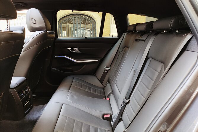 Private driver transfers Roissy CDG Airport and Paris - Comparing to Other Transportation Options in Paris