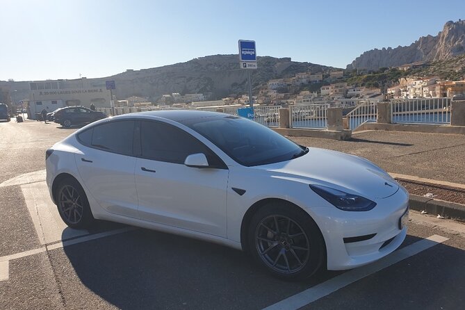 private driver vtc marseille taxi transfer airport station port hotel - Communication and Booking Ease via WhatsApp and Text