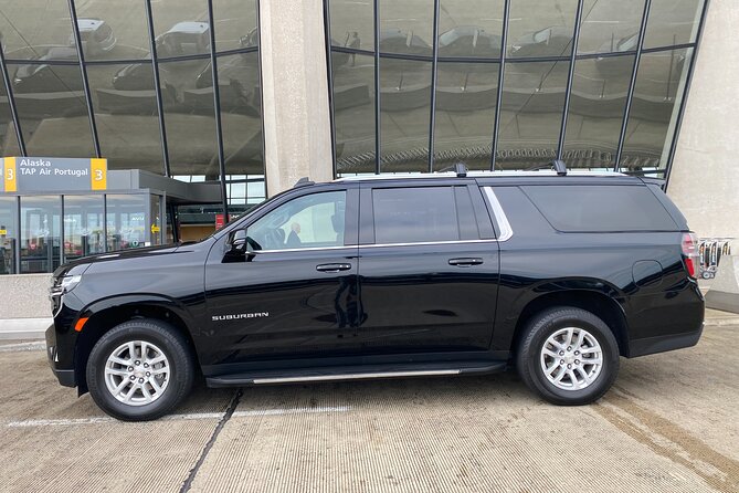 Private Dulles IAD Airport Transfer From or To Washington DC - A Luxurious and Personalized Airport Transfer for Up to 3 People