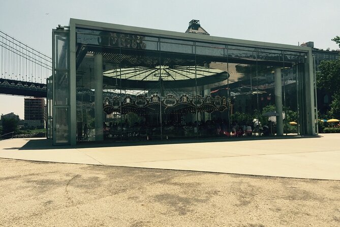 Private Dumbo & Brooklyn Heights Walking Tour - Exploring the Historic and Modern DUMBO