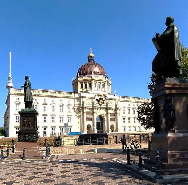 Private E-Bike Tour Berlin Highlights Tailor Made up to 10 - Discover Berlin-Mitte’s Top Landmarks on a Guided E-Bike Tour