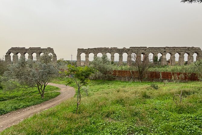 Private E-bike tour of Appian way, Aqueduct & catacombs with food - Villa Maxentius: A Roman Imperial Residence