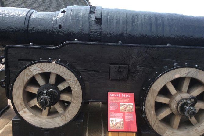 Private Edinburgh Castle Tour - Honoring Scotland’s Fallen at the Scottish National War Memorial