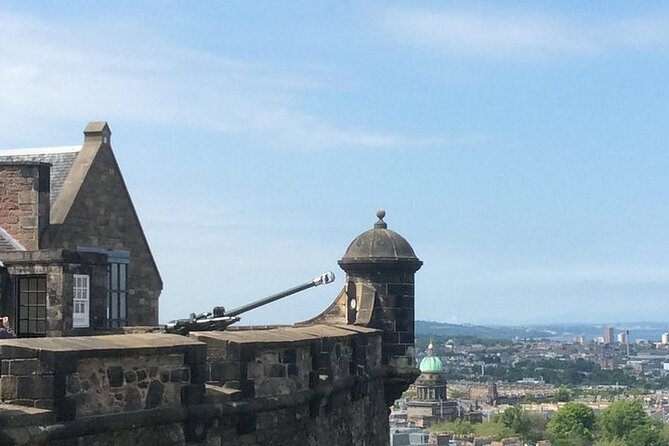 Private Edinburgh Castle Tour - Mons Meg: The Famous Cannon