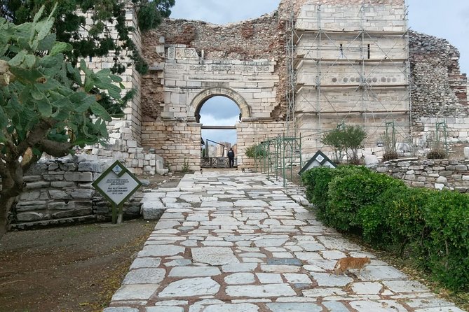 PRIVATE Ephesus Guide and Driver Tour from Kusadas Port - Visiting the Temple of Artemis: A Glimpse of a Wonder