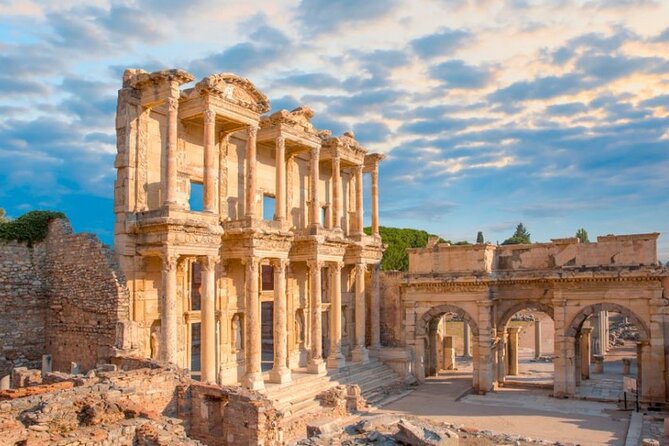 Private Ephesus Less Walking Tour with Expert Guide - Visiting the Temple of Artemis: One of the Seven Wonders