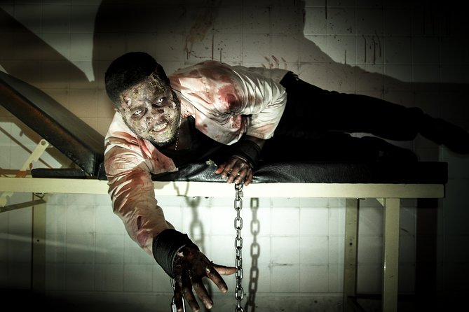 Private Escape Room with a Zombie in London - The Role of the Actor-Zombie in the Experience
