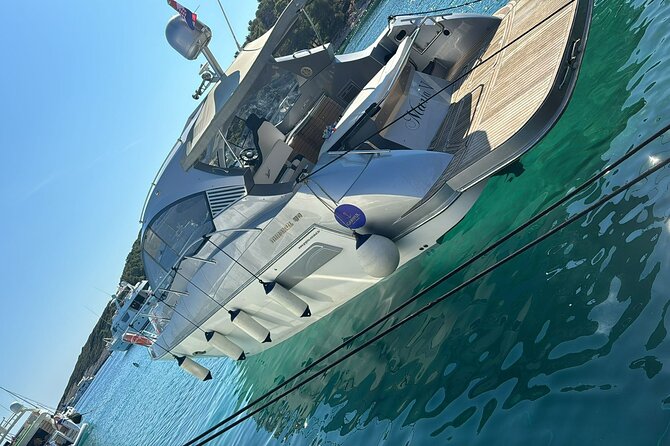 Private Escape to Blue cave and islands from Split - Returning to Split