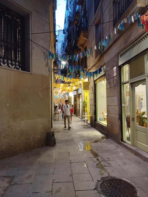 Private evening tour in Barcelona - Visiting the St. Mary of the Sea Cathedral at Dusk