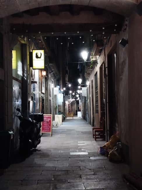 Private evening tour in Barcelona - Discovering the Picasso Museum in a Quiet Setting