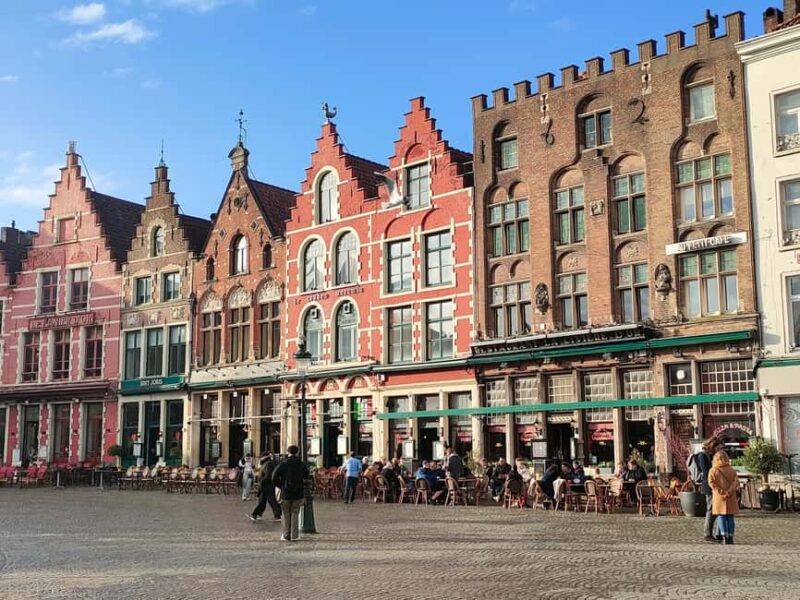 Private event: Bruges with a local! - Discover the Poortersloge and Basilica of the Holy Blood