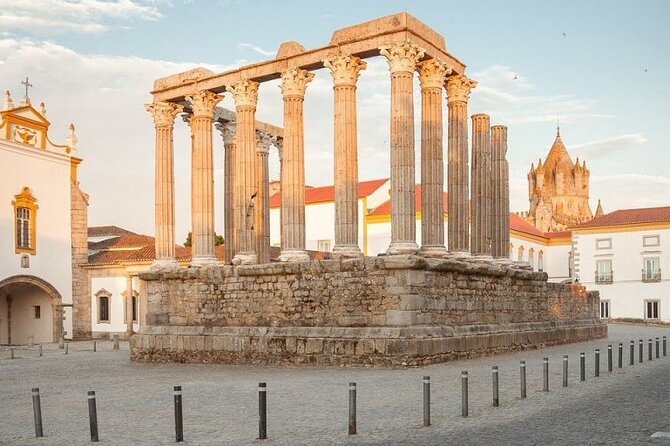 Private Évora Tour With Wine Experience and Wine Tasting - Visiting the Church of São Francisco and the Chapel of Bones