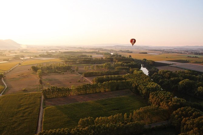 Private Exclusive Hot Air Balloon Barcelona - The Unique Touch: Personal Certificates and Photos