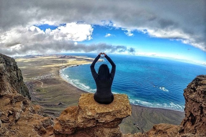 Private excursion in Lanzarote, minibus and guide available - Jameos del Agua’s Lava Tunnel and Art Installations