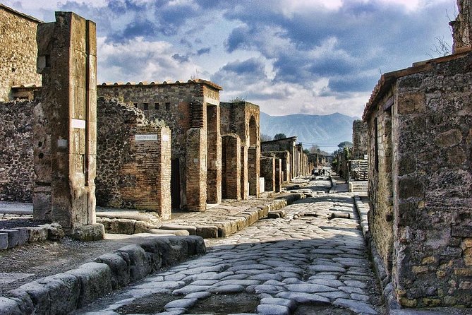 Private Excursion to Pompeii and Amalfi Coast from Naples Cruise Port or Hotel - Starting Point and Logistics in Naples