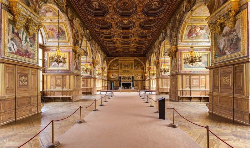 Private excursion to the Château de Fontainebleau by train - Discover the Château de Fontainebleau with a Private Guided Tour from Paris