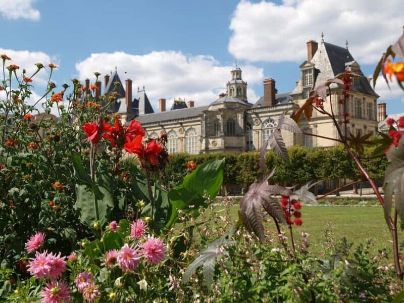 Private excursion to the Château de Fontainebleau by train - Transportation and Timing Details