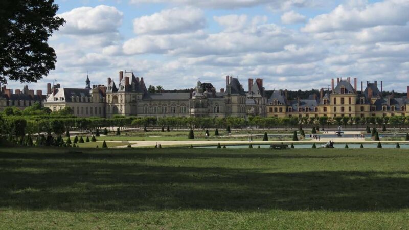 Private excursion to the Château de Fontainebleau by train - Accessibility and Suitability for Different Visitors