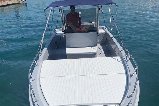 Private excursion to the island of Ischia by Conero 6.6m boat - Key Points