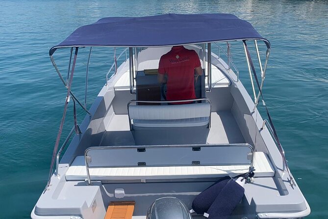 Private excursion to the island of Ischia by Conero 6.6m boat - Included Features and Equipment