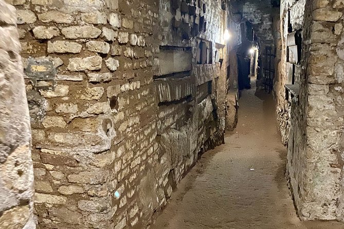 Private Express Tour of Roman Catacombs with Transfer - Key Points
