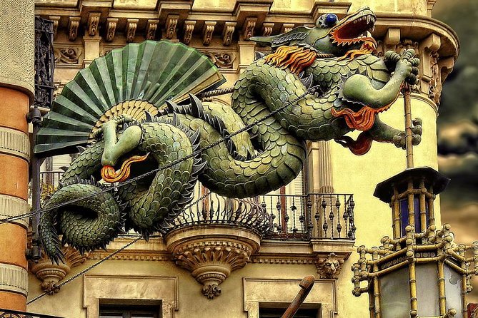 Private Family Experience - Dragon Tour in Barcelona for Kids - The Guide’s Role in Creating a Magical Experience