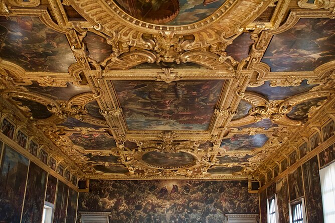 Private Family Tour of Saint Marks & Doges Palace with Scavenger Hunt - Practical Details: Group Size and Accessibility