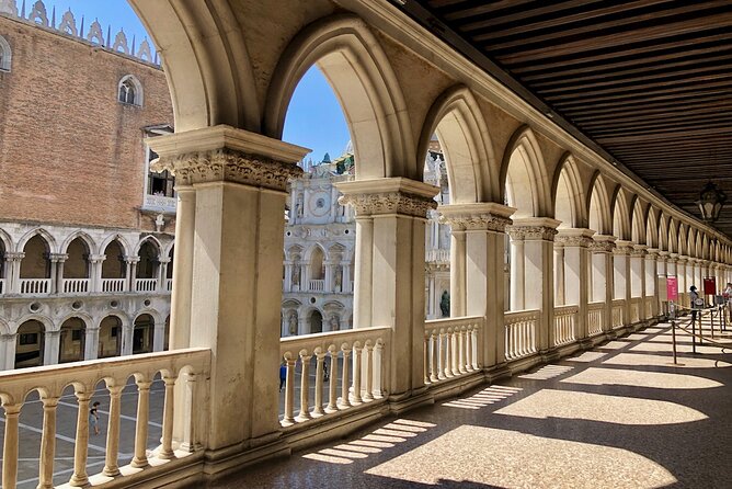 Private Family Tour of Saint Marks & Doges Palace with Scavenger Hunt - The Experience Guides: Engaging and Adaptable