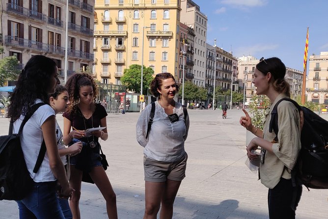 Private Family Treasure Hunt | Guided, fun & 100% Offline | Xventura Barcelona - What Makes the Guides Special