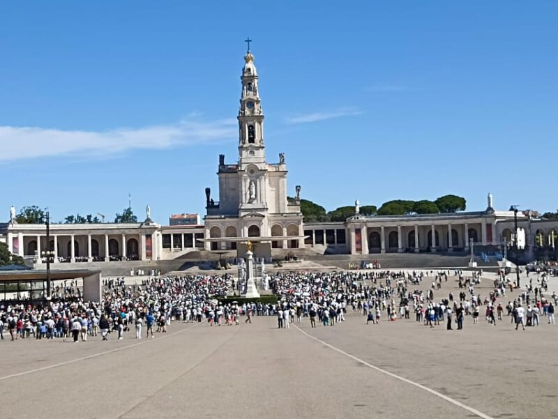 Private Fátima Tour: Fátima- Nazaré- Óbidos - Explore Portugal’s Sacred, Coastal, and Medieval Wonders in One Day
