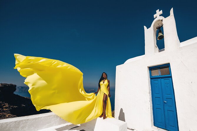 Private Flying Dress Photoshoot in Santorini - Santorini’s Most Photogenic Locations: Oia and Imerovigli