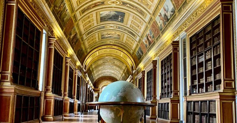 Private Fontainebleau, Versailles, Trianon from Paris - The Comfort of Private Transportation and Guided Expertise