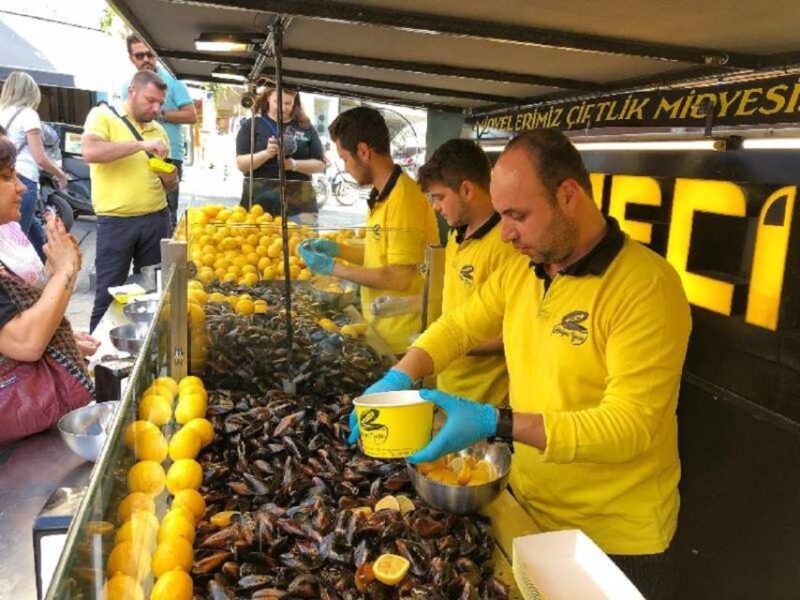 Private Food Tour in Local Food Markets in Asian Side by Van - Seafood Delights: Mussels with Spices