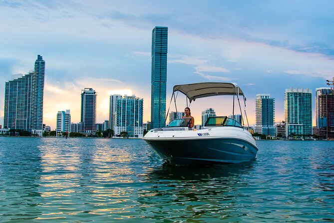 Private Fort Lauderdale Boat Tour with Prosecco - The Stops in Detail: From Riverwalk to the Historic District