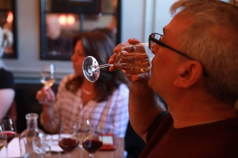 Private French Wine Tasting with a Wine Expert in Montmartre - The Itinerary and Flow of the Experience