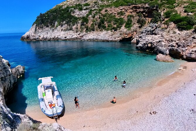 Private Full Day Boat Expedition to Grama Bay - Relaxing at Grama Bay