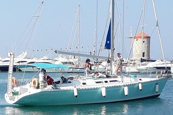 Private Full-Day Cruise in Greece with Lunch - Key Points