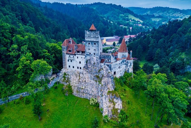 Private Full-day Dracula Castle and Brasov Tour from Bucharest - Visiting the Black Church in Brasov