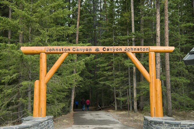Private Full Day Guided Tour at Banff Iconic Attraction - Strolling Through the Charming Town of Banff