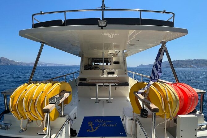 Private Full-Day Motor Yacht Cruise with Meal, Open Bar+Transfers - The Volcano and Hot Springs Adventure