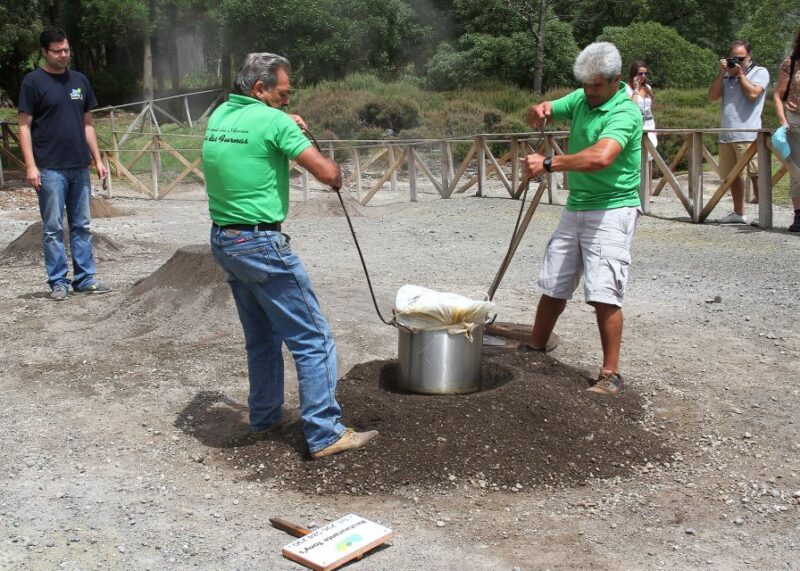 Private Full-Day Tour CUSTOMIZED - Pineapple Plantations and Tropical Flavors