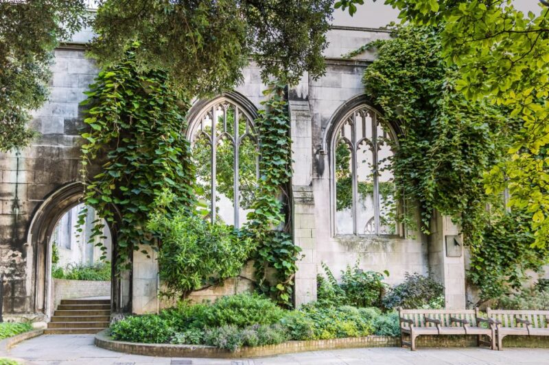 Private Full Day Tour  Fast Track Tower of London and Lunch - Exploring the Clink Prison Museum