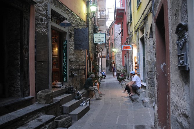Private Full Day Tour from Genova pier: Cinque Terre - The Charm of Manarola and Its Genoese Architecture