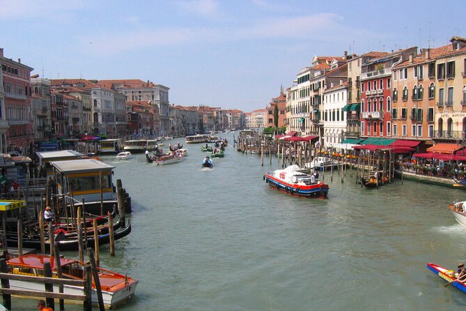 Private Full Day Tour from Milan to Venice with local tour guide and fast train - The Ponte della Costituzione and Its Unique Features